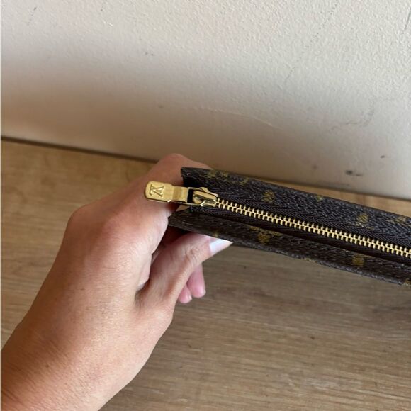 Authentic Louis Vuitton monogram toiletry - Picture 3 of 7